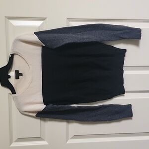 Cashmere pullover sweater